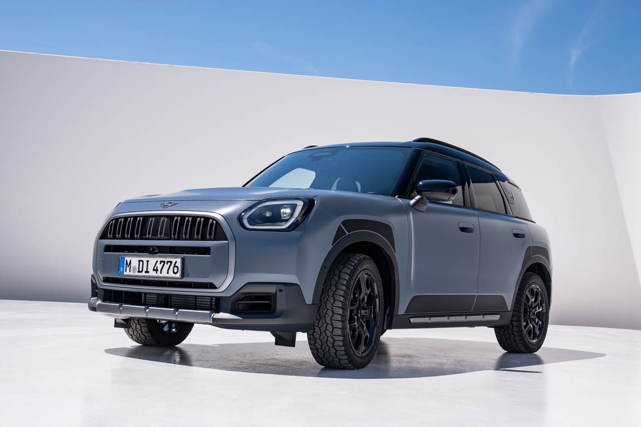 【世界初公開・写真131枚】MINI初のマット塗装が示す本気度。大人の冒険ツール、新型「カントリーマン アンテイムド・エディション」