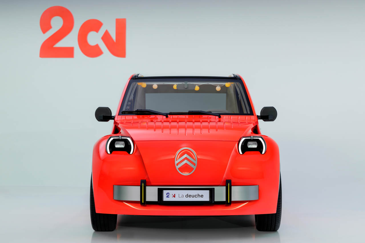 【世界初公開】シトロエン「2CV」が260万円台の小型EVで復活。車重1トン未満の引き算の美学で2028年市販へ