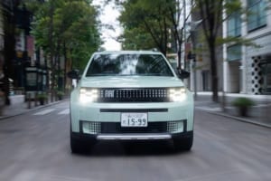 【新型フィアット・グランデパンダ試乗】全長4010mmの現代版「角パン」は走りも活発！ 48Vハイブリッドと「アルデンテ」な乗り味を検証