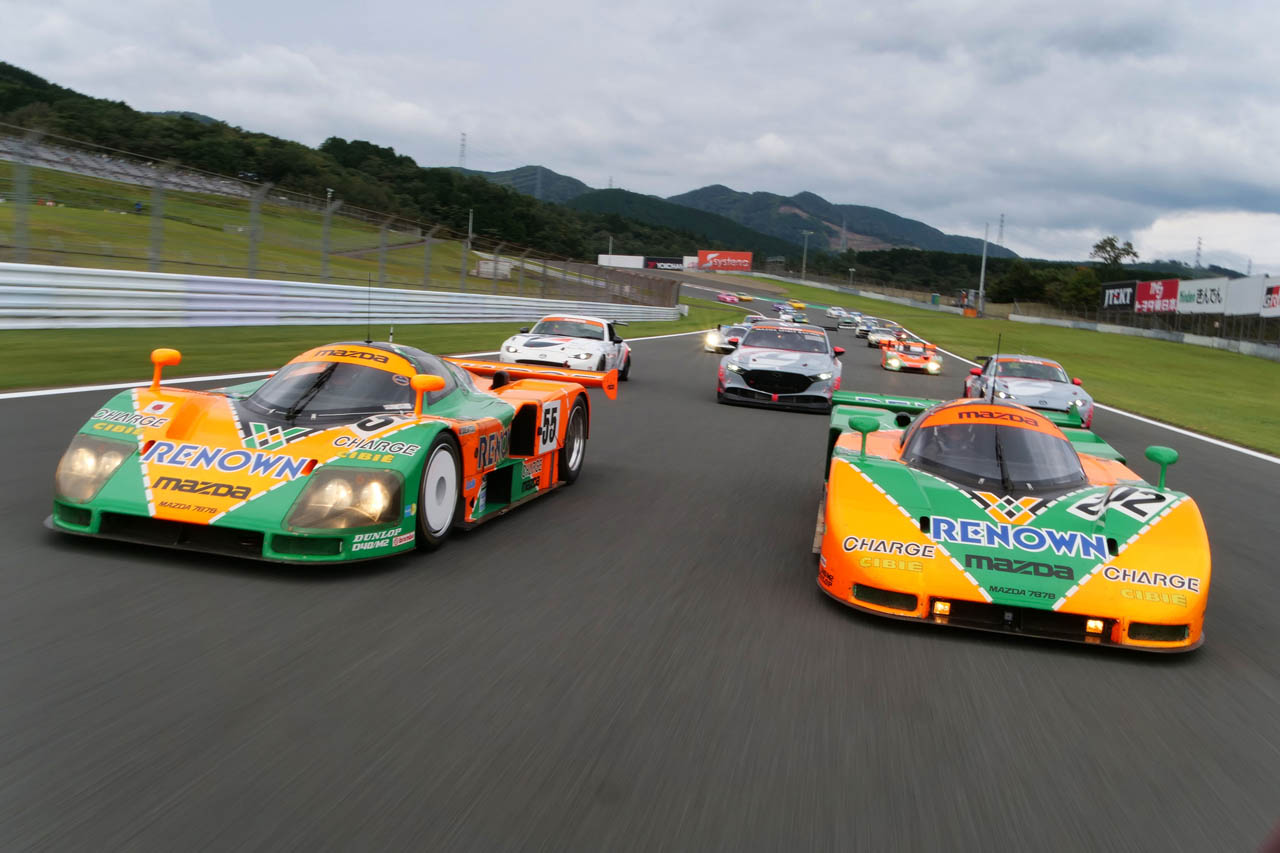ル・マン制覇35周年の787Bが2台同時に疾走！『頭文字D』原画展＆RX-7展示にも沸いた「マツダファンフェスタ2026」徹底レポート