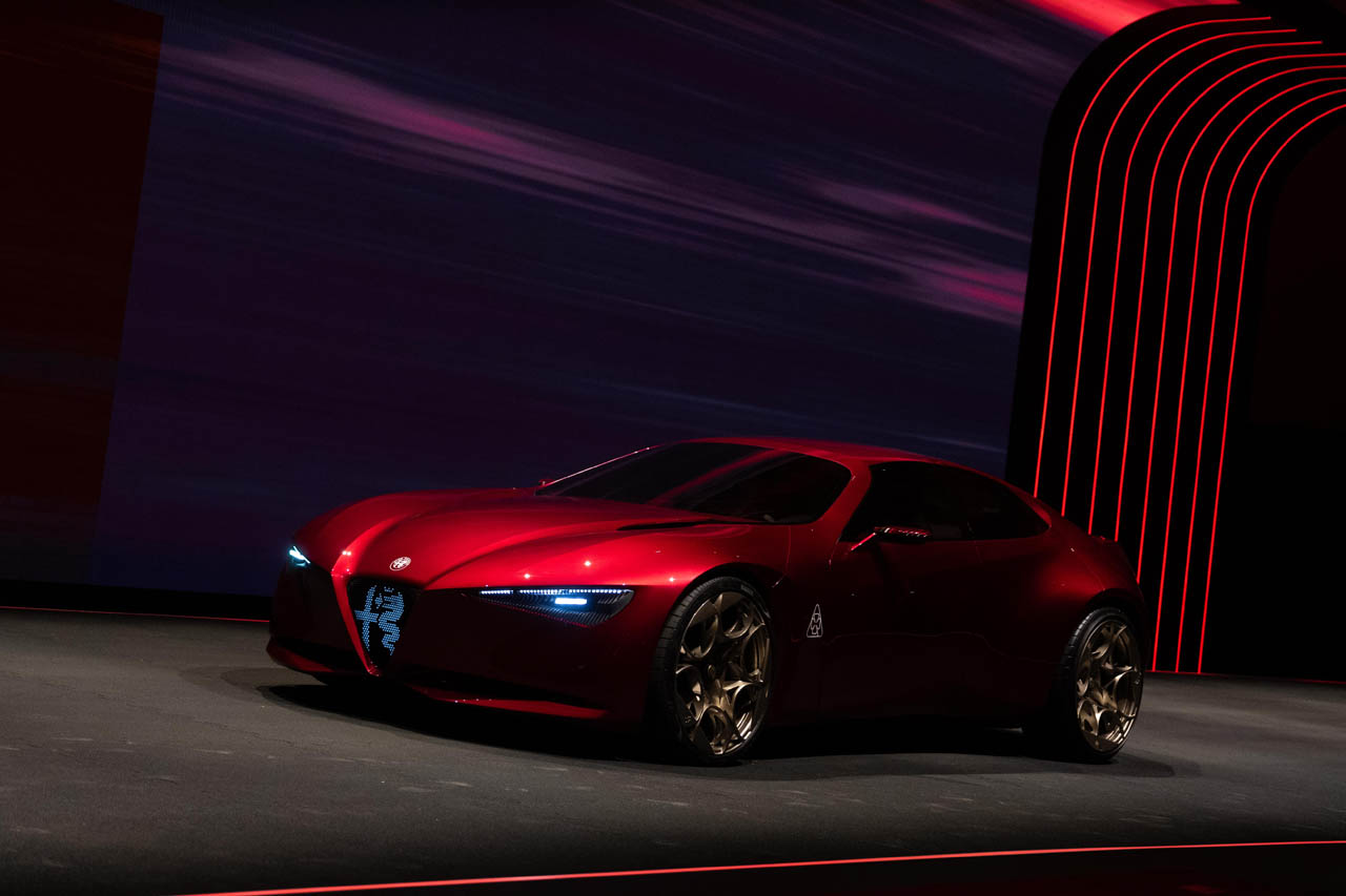 【世界初公開】アルファ・ロメオが次世代クーペ「クオレロッソ」を発表。電動化時代にV6搭載も視野に入れる「必要な美しさ」とは