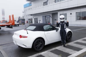 目指せ“メデ耐”！ 58歳初心者が富士スピードウェイ「サーキットライセンス」を取得し、いざ雨の本コースへ！ レースデビューはもう間近【オンナ編集長きょーやの挑戦 その5】